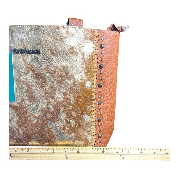 Stunning Trinity Ranch Purse & Wallet Set - Picture 9 of 11